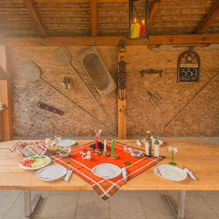 فندق مبيت وإفطار Coraline Vendeghaz